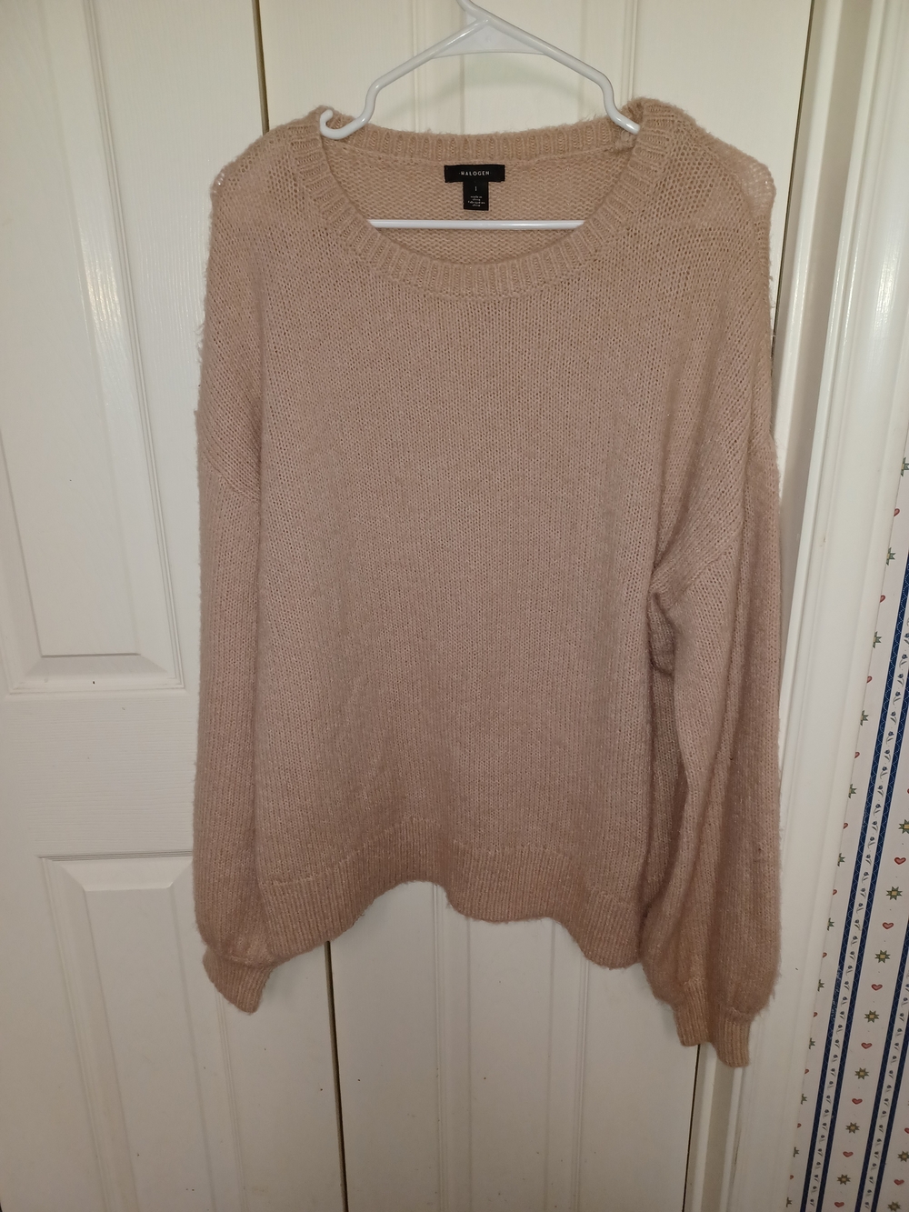 Halogen Women's Crewneck Sweater in Beige